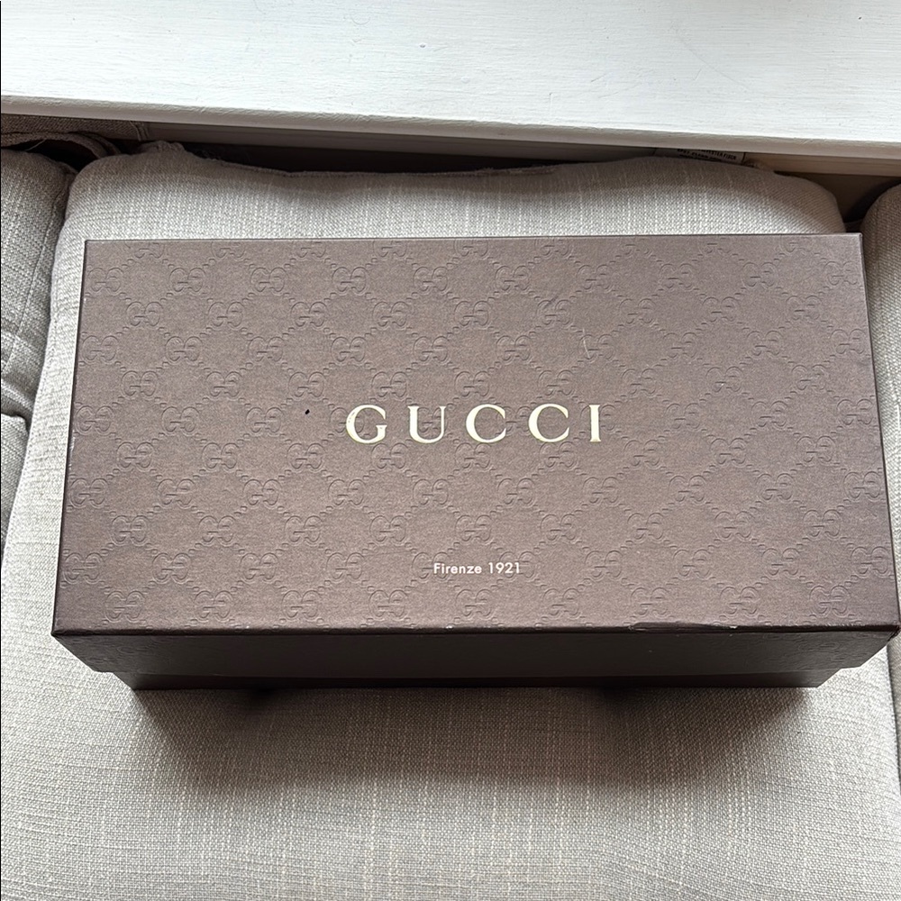 Gucci Red Loafers with Horsebit Detail - Picture 8 of 9